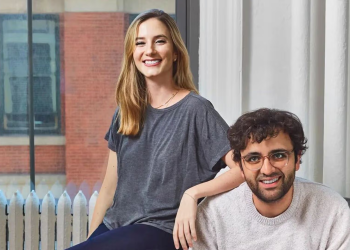 Kalshi八年创业史：拳击手身着西装站上擂台