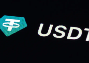 Tether的双币棋局:用一个听话的USAT,换一个永远自由的USDT