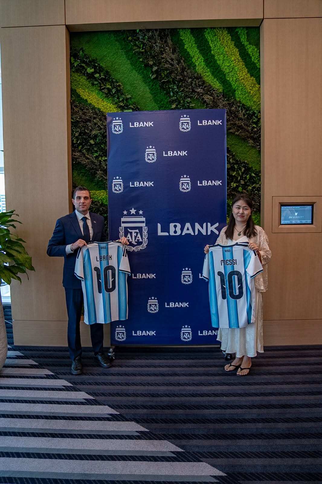 可能是包含下列内容的图片：上面的文字是“고기 ဆိုပ LBANK LBANK মসচ LBANK LBANK LBANK ATA LBANK ဝမ UeaлK 10 LBANK ရ LBANK 10V 10 AA LBANK LBAN”